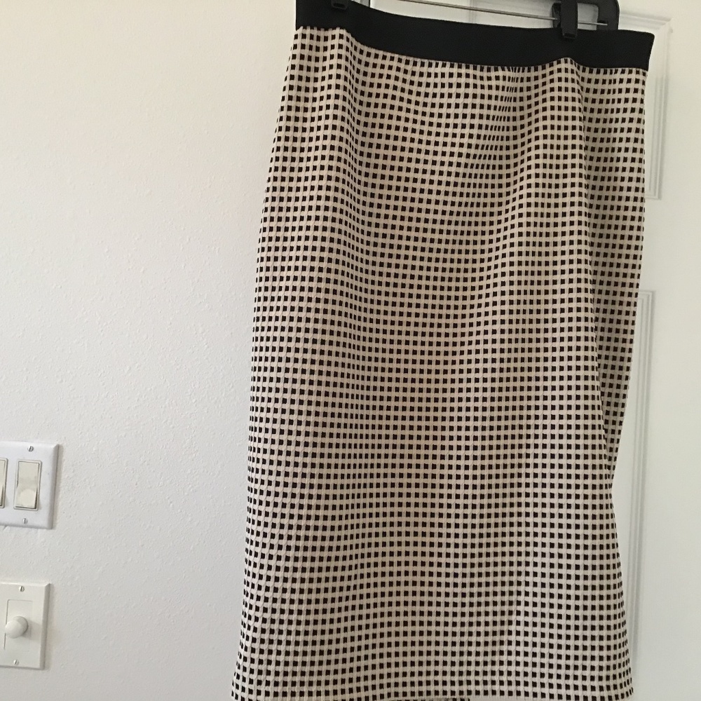 Alvani Pencil Skirt